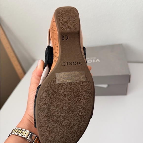 New  Vionic Snake Print Adjustable Wedge Sandals Kanya Black Sz 10 - Picture 5 of 6